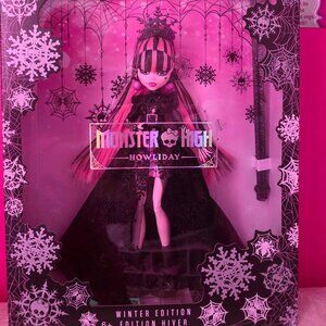 Monster High 2022 Howliday Winter Edition Draculaura